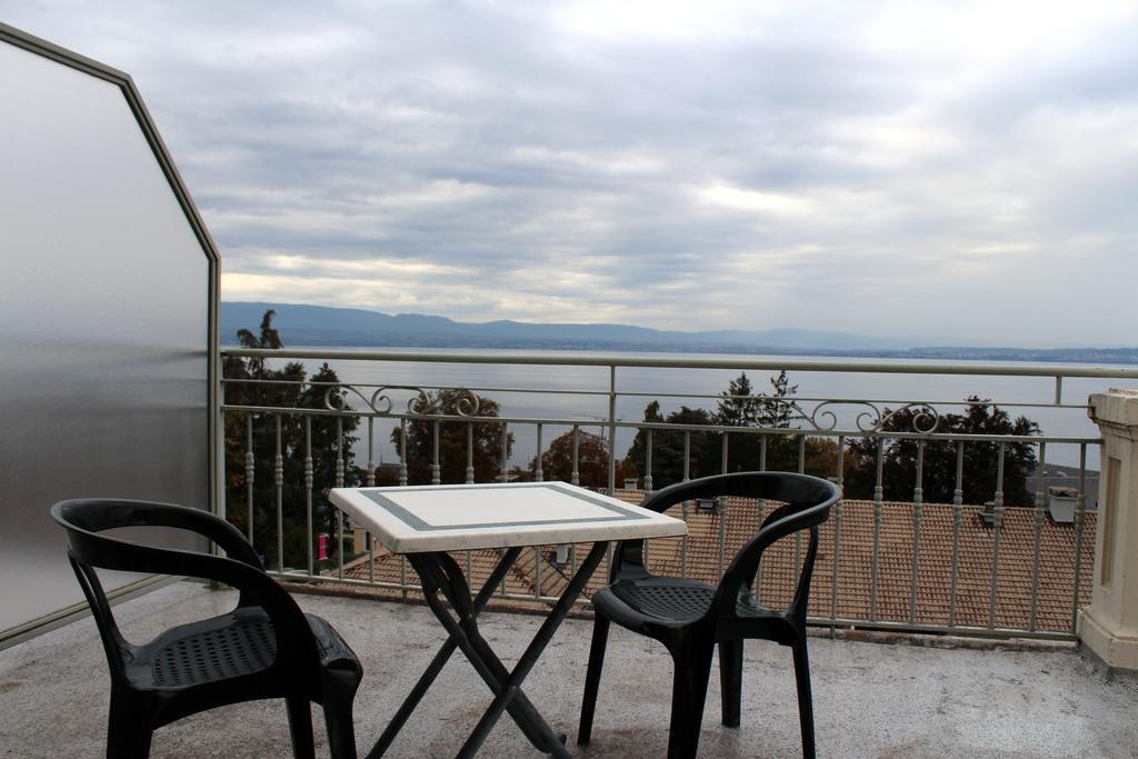 Hotel Evian Express - Terminus Екстер'єр фото