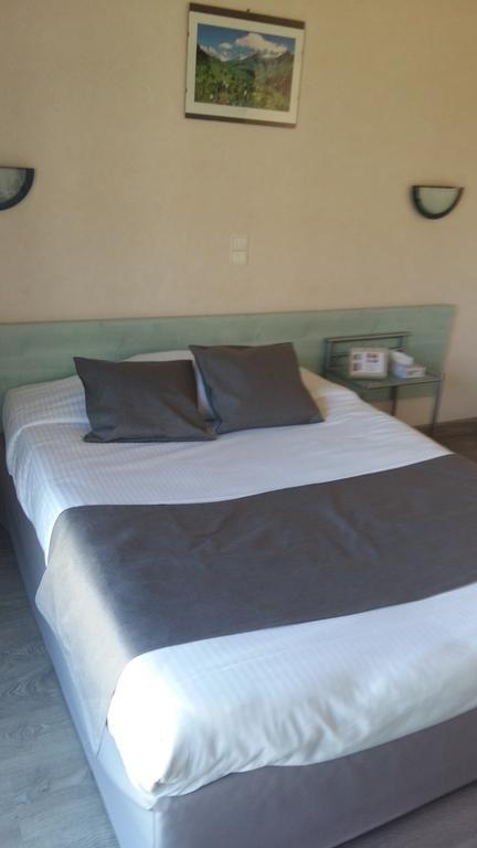 Hotel Evian Express - Terminus Екстер'єр фото