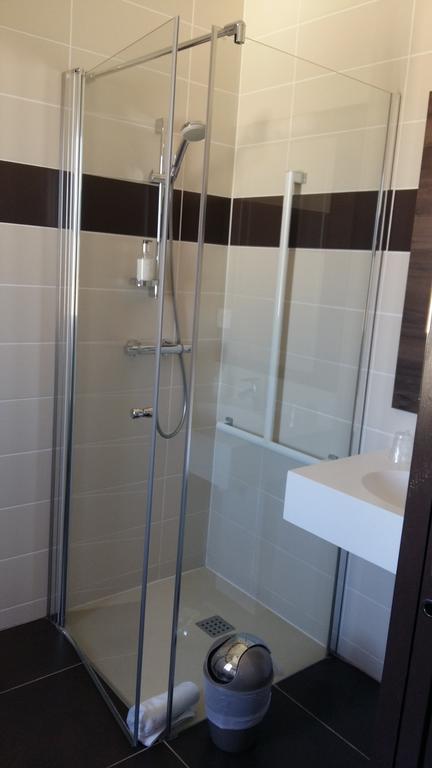 Hotel Evian Express - Terminus Екстер'єр фото